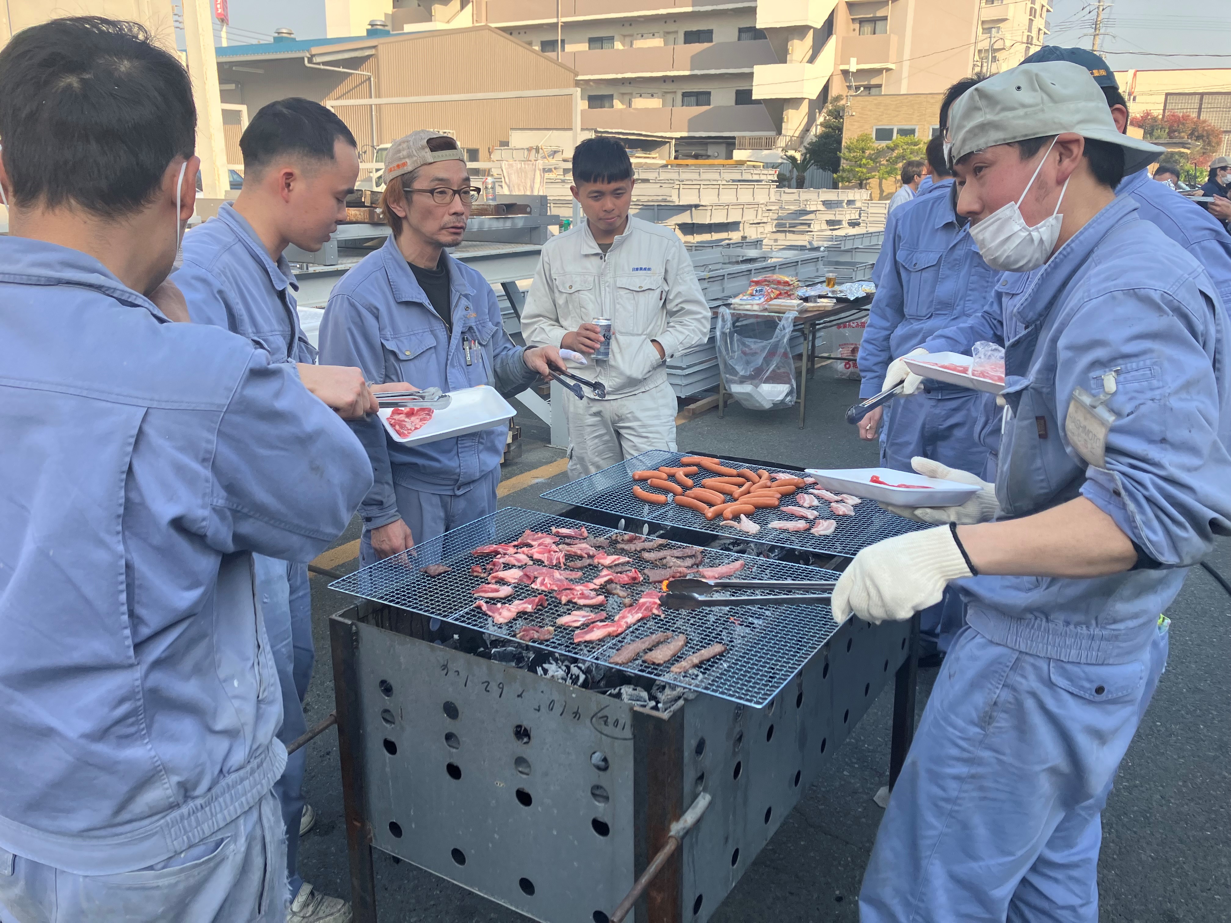 本社工場にて新入社員歓迎BBQ